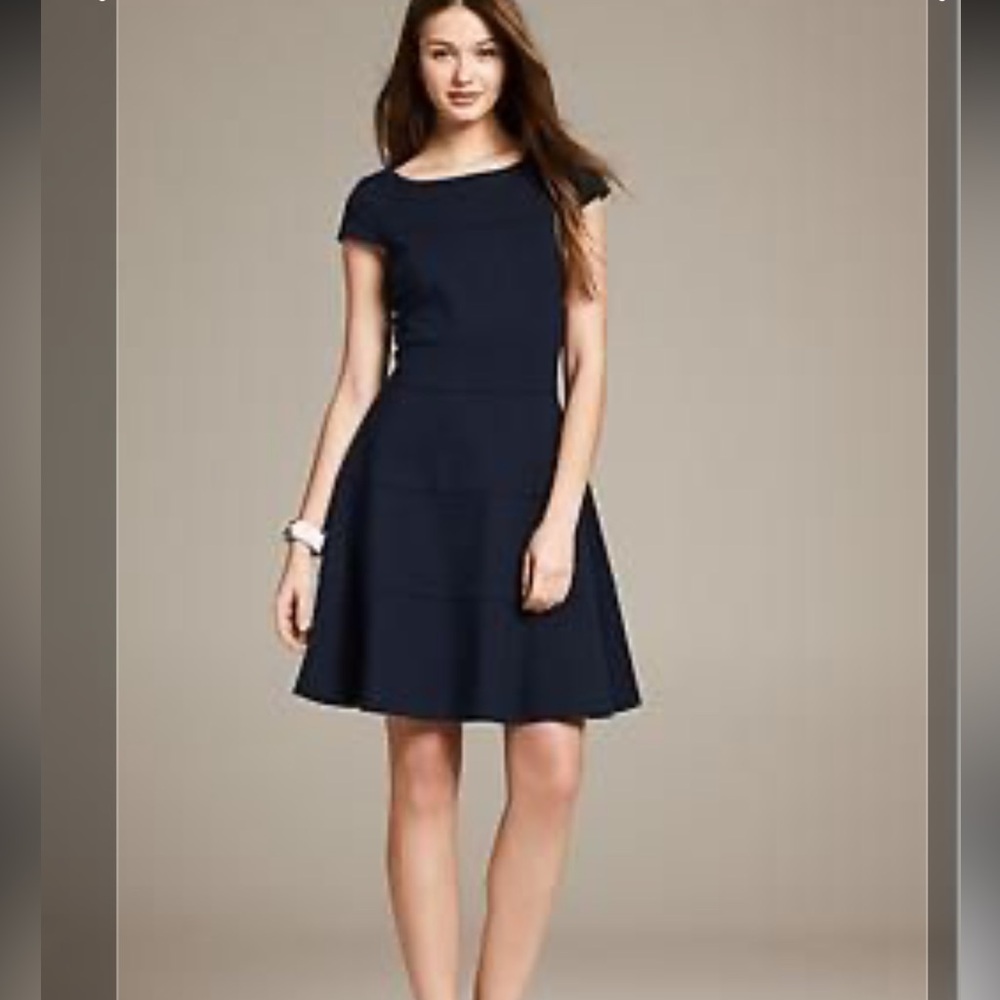 BANANA REPUBLIC Fit and Flare Cap Sleeve Sleeve Dress Navy Size 8